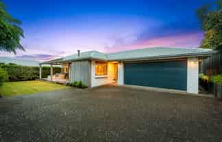 2/2 Rahopara Street, Castor Bay