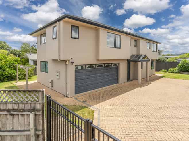 2/54 Hawai Street, Two Mile Bay