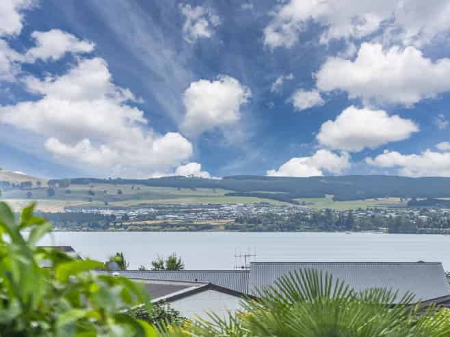 2/54 Hawai Street, Two Mile Bay