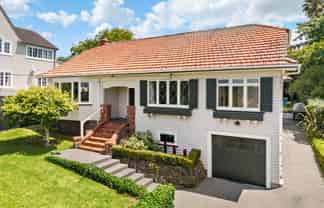 65 St Andrews Road, Epsom