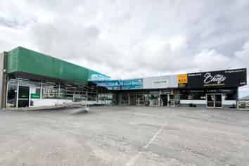 VACANT GROCERY STORE - HOWICK

 
