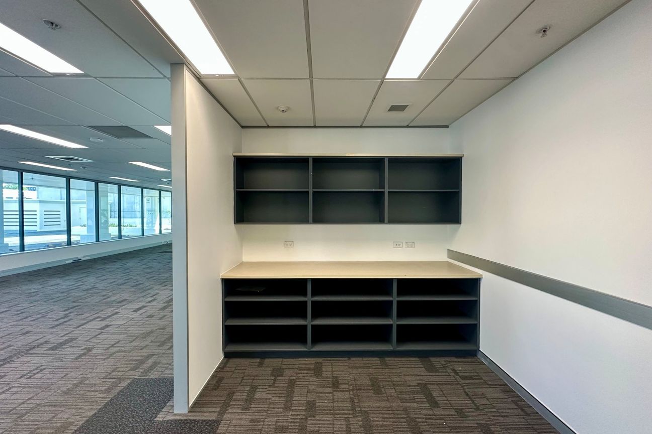 Cost-effective corporate office - Повеќе