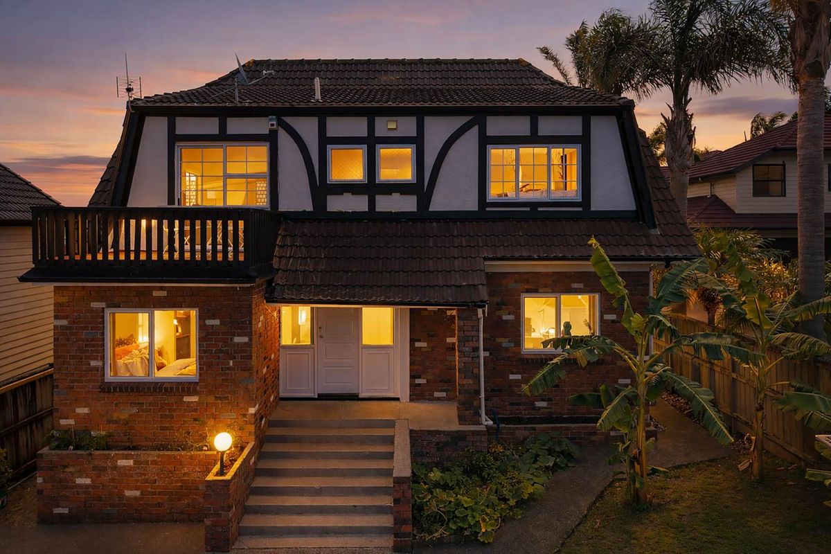 Classic Family Home with Space - Widok 2