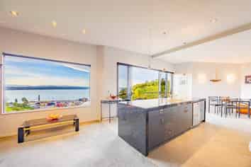 4B Seapoint Road, Bluff Hill