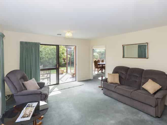 2/221 Harewood Road, Bishopdale