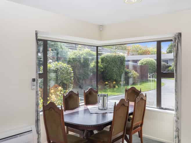 2/221 Harewood Road, Bishopdale