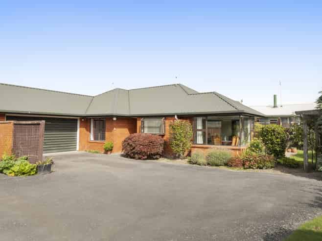 2/221 Harewood Road, Bishopdale