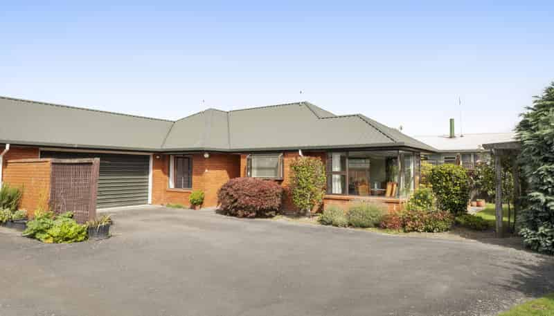 2/221 Harewood Road, Bishopdale