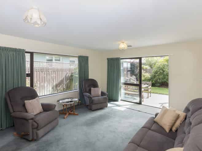 2/221 Harewood Road, Bishopdale