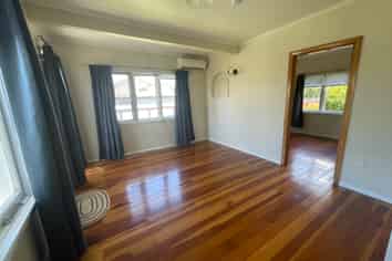 2/705 Avenue Road West, Hastings