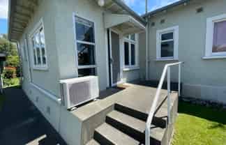 2/705 Avenue Road West, Hastings