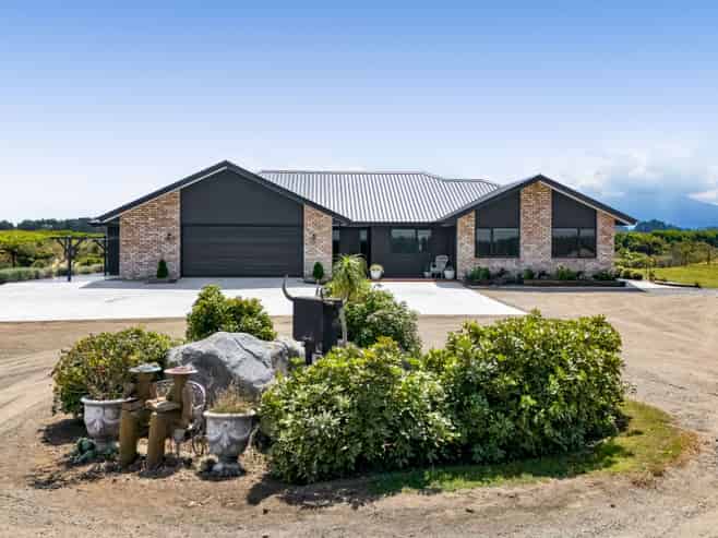 661 Manaia Road, MANAIA