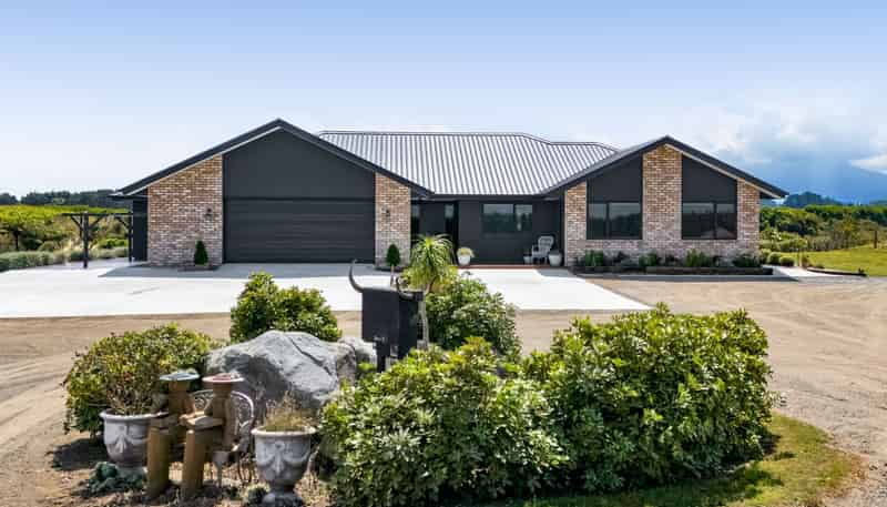 661 Manaia Road, MANAIA