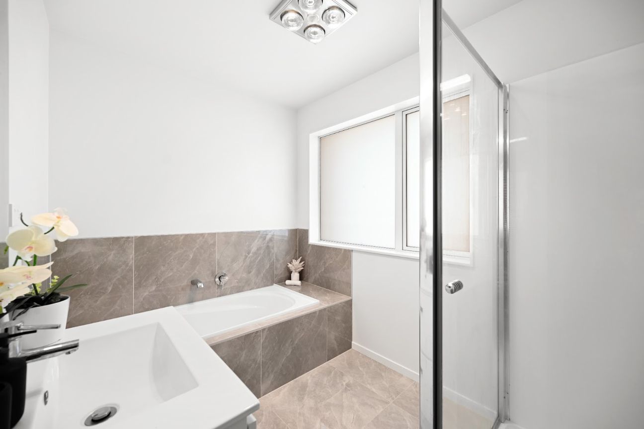 PRICE DROP - Vendor Says Sell - 3 BED TOWNHOUSE - Aanzicht 5