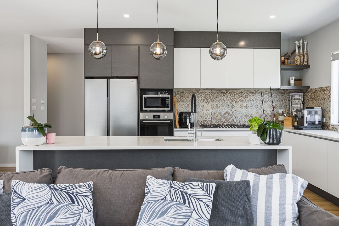 Dual Living, Income Potential & Modern Living - Aanzicht 3