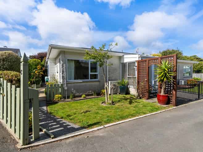 18C Lancaster Street, Karori