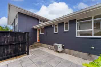 4/82 Holly Road, Saint Albans