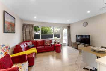 4/82 Holly Road, Saint Albans