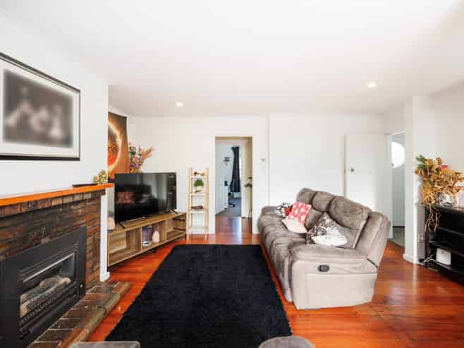 16 Thomson Street, West End