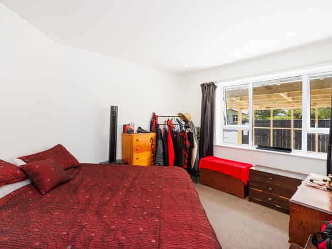 16 Thomson Street, West End