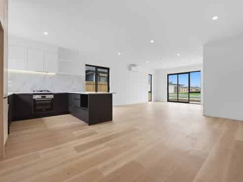 8 Kakano Street, Clevedon