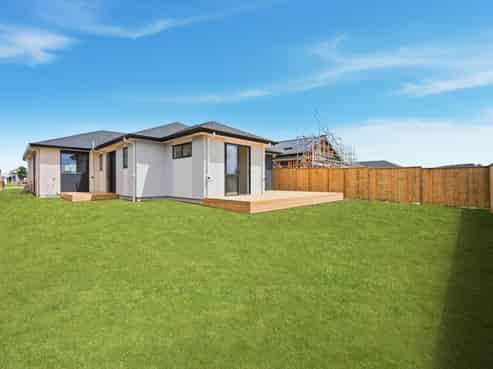 8 Kakano Street, Clevedon