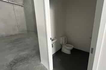 New Retail / Warehouse in Westgate