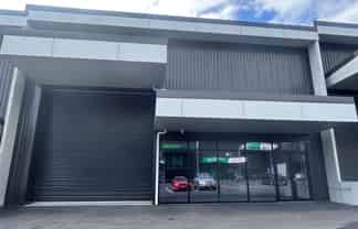 New Retail / Warehouse in Westgate