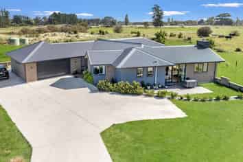 21 Copper Beech Road, Woodend