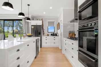 21 Copper Beech Road, Woodend