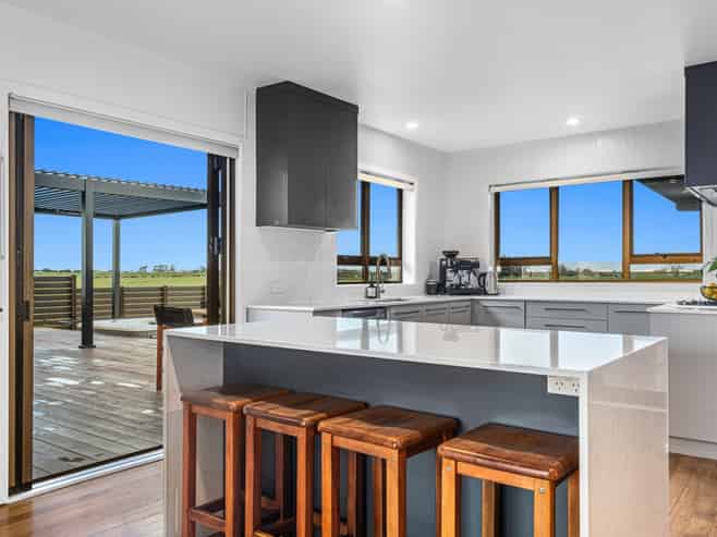 97 East Bank Road, Thornton