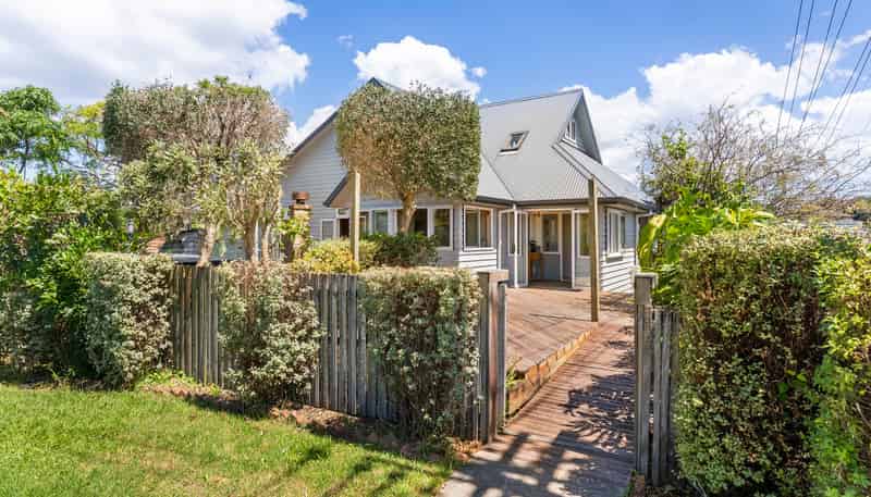 83B Sale Street, Cockle Bay