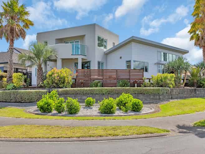 1 Cayman Court, One Tree Point