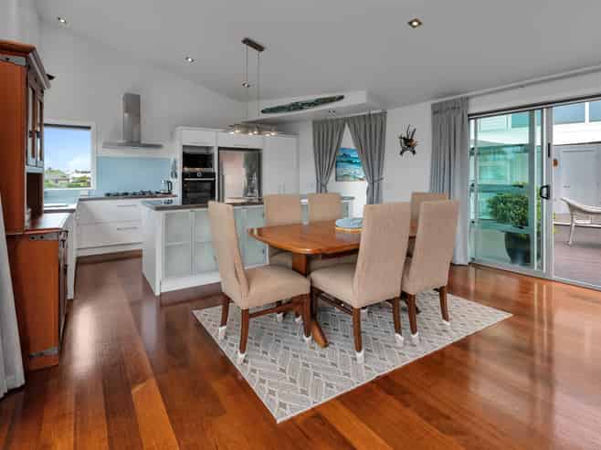 1 Cayman Court, One Tree Point