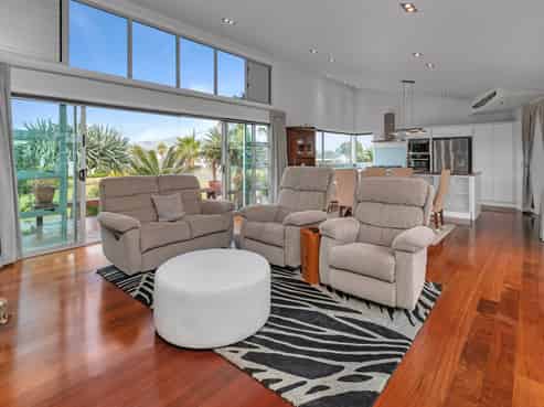 1 Cayman Court, One Tree Point