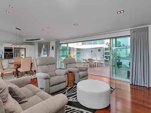 1 Cayman Court, One Tree Point