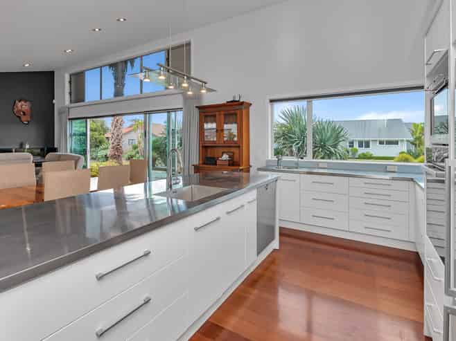 1 Cayman Court, One Tree Point