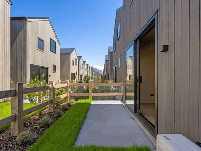 Villa 2/3 O'Meara Street, Frankton