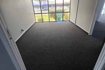 Standout Office – Exceptional Exposure & Parking