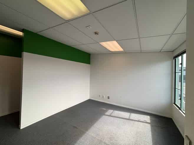 Riccarton Office - Prime Location with Parking