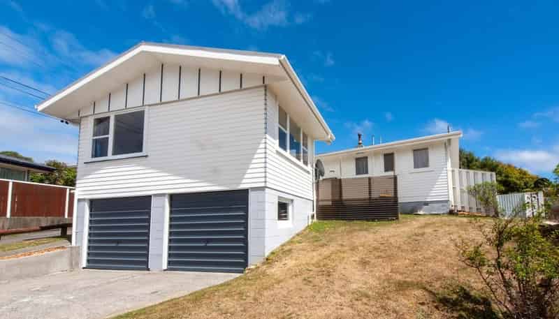 23A Diane Grove, Paparangi