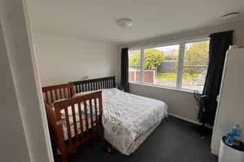 23A Diane Grove, Paparangi