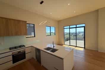 10 Kowaitau Avenue, Beachlands