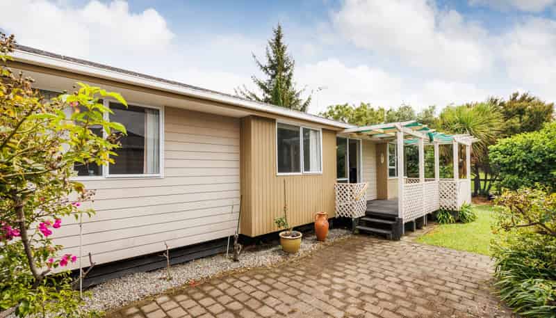 24B Cargill Grove, Kelvin Grove