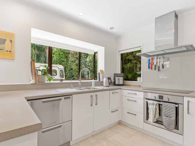 8 Waimanu Place, Point Wells