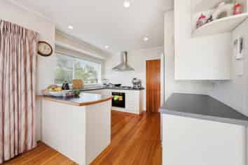 201 Fisher Parade, Farm Cove