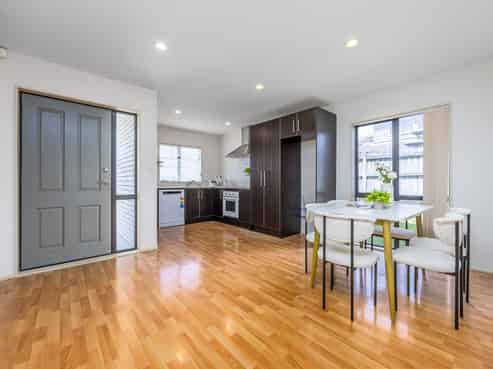 18 Merlot Way, Te Atatu South