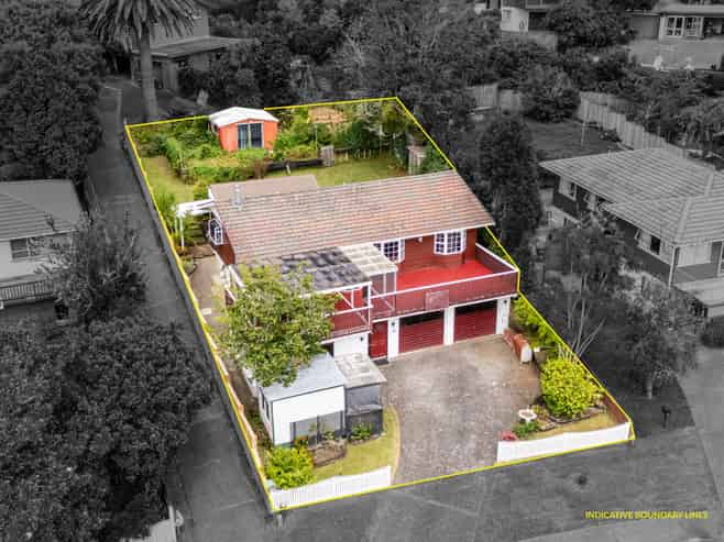 12 Lemnos Place, Titirangi