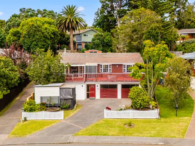 12 Lemnos Place, Titirangi