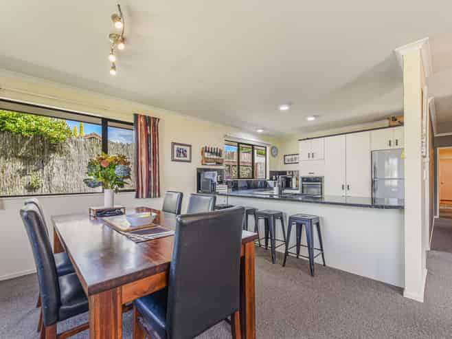 4 Whiting Drive, Wakefield